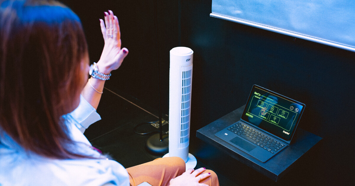 Artigo detalha testes de desempenho e aplicações do GECO, plataforma baseada em IA e IoT desenvolvida com participação de alunos da graduação.